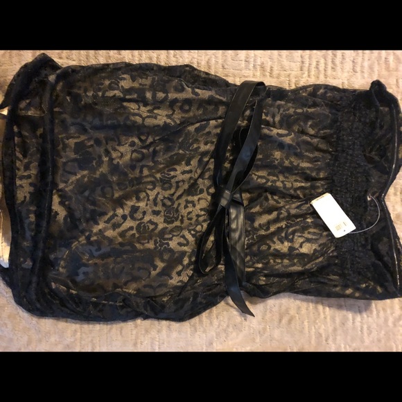 Black Strapless Mini Dress w/Gold Liner - Picture 4 of 5